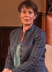 How tall is Celia Imrie?